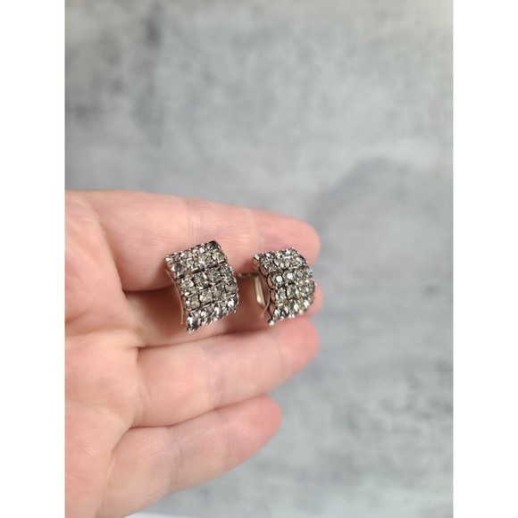 Vintage Clear Rhinestone Screwback Earrings - Picture 2 of 10